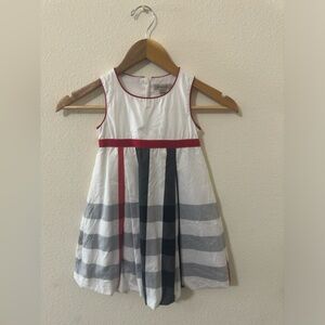 Burberry kid dress size 4 perfect conditions, no details in the dress